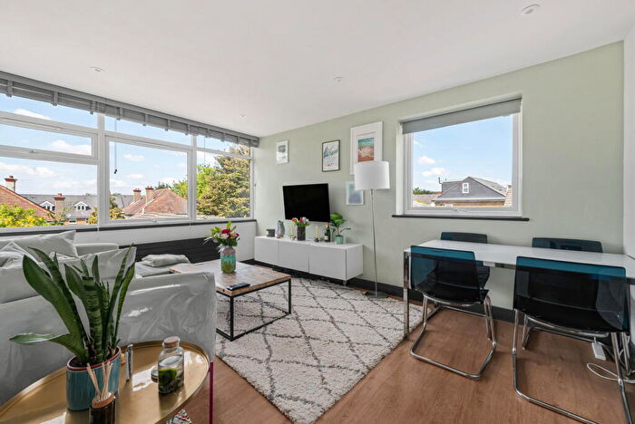 1 Bedroom Flat For Sale In Parchmore Road, Thornton Heath, CR7