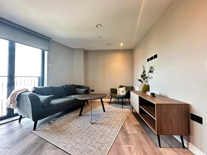 2 Bedroom Apartment To Rent In Springwell Gardens, Whitehall Road, Leeds City Centre, LS12