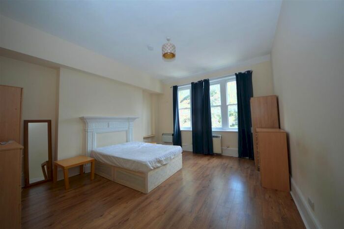 5 Bedroom Flat To Rent In Finchley Road, London, NW3