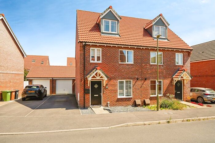 3 Bedroom Property For Sale In Falcon Drive, Didcot, OX11
