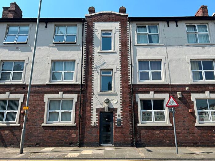 3 Bedroom Apartment To Rent In Mount Pleasant, Waterloo, L22