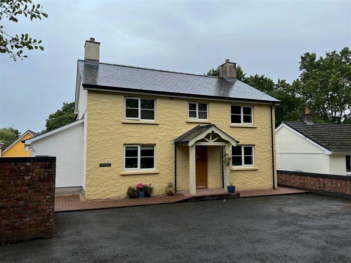 4 Bedroom Detached House For Sale In Dryslwyn, Carmarthen, SA32
