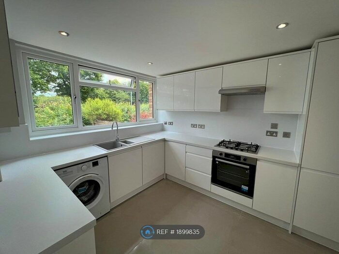 3 Bedroom Terraced House To Rent In Crawley Drive, Hemel Hempstead, HP2