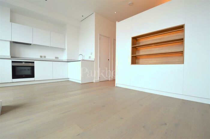 Flat To Rent In Highgate Hill, Archway, N19