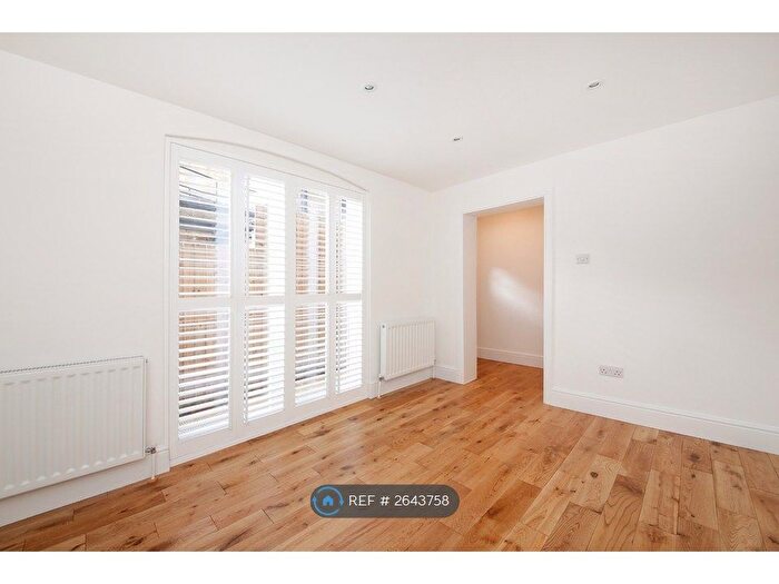 3 Bedroom Maisonette To Rent In Canal Walk, London, SE3