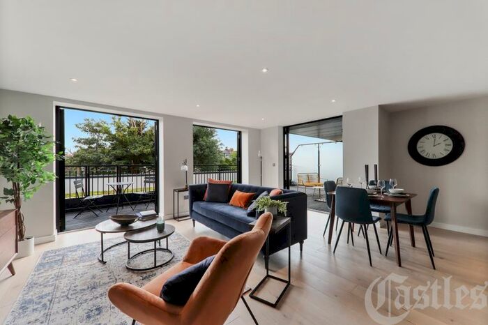 2 Bedroom Flat To Rent In Homestead Heights, Tottenham Lane, N8