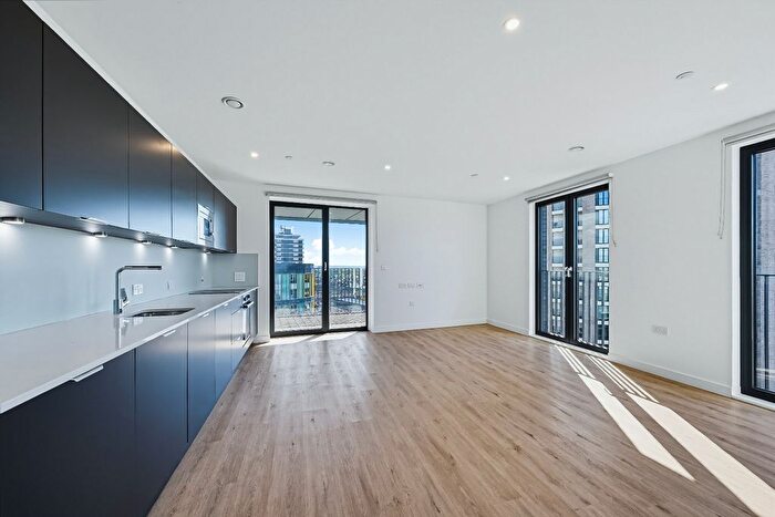 1 Bedroom Flat To Rent In Plaistow Road, London, E13