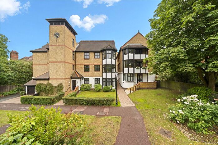 2 Bedroom Flat For Sale In Esher Park Avenue, Esher, Surrey, KT10