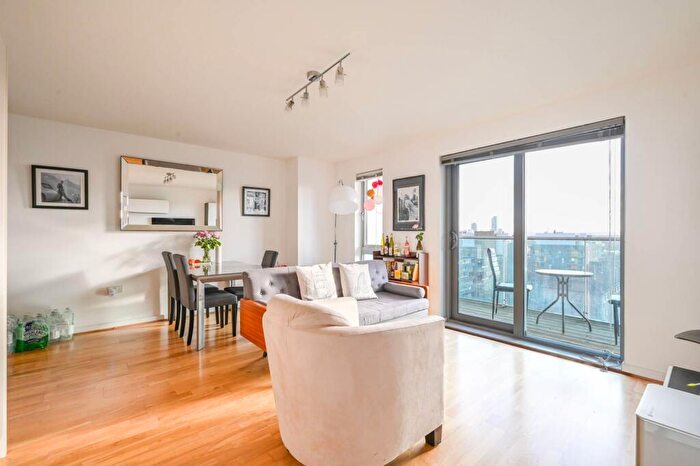 2 Bedroom Flat For Sale In Cable Street, Shadwell, London, E1