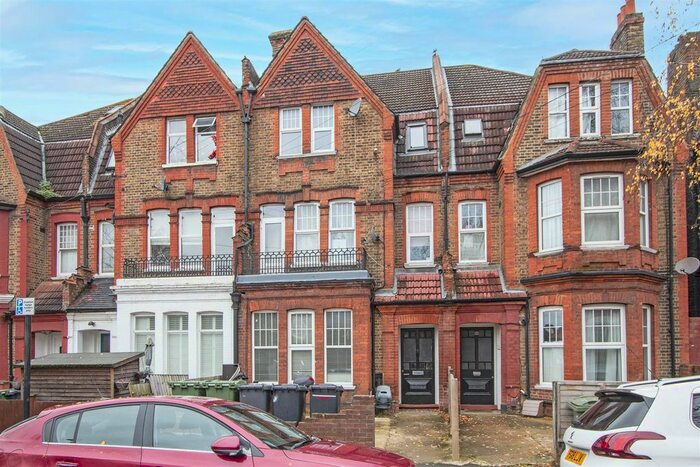 Studio To Rent In Ashlake Road, London, SW16