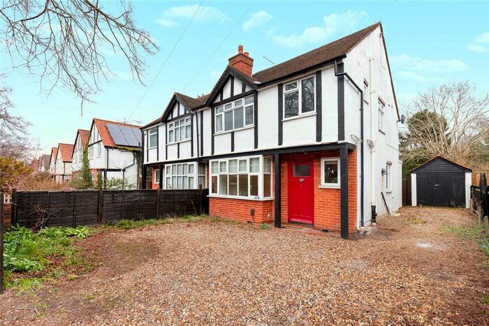 3 Bedroom Semi-Detached House To Rent In Northcourt Avenue, Reading, Berkshire, RG2