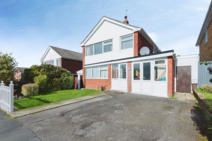 4 Bedroom Detached House For Sale In Wollaton Road, Ferndown, BH22