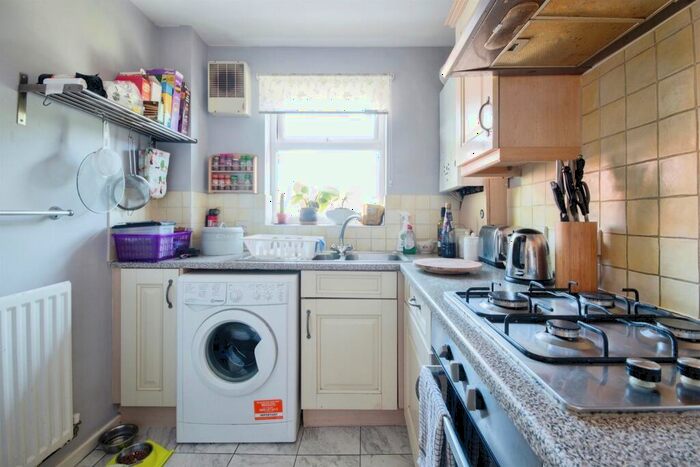 2 Bedroom Flat For Sale In Hamilton Road, Bournemouth, BH1