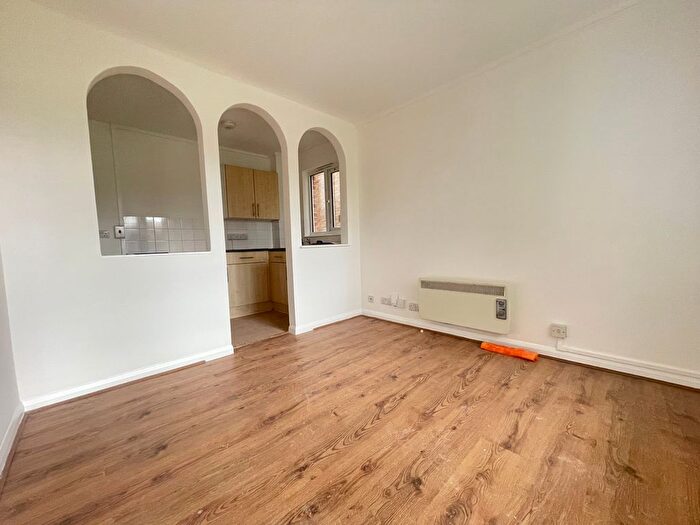 1 Bedroom Terraced House To Rent In Juniper Way, Romford, RM3