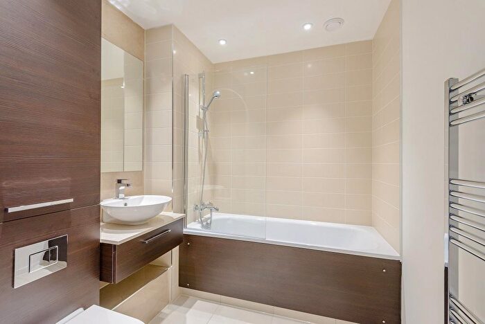 2 Bedroom Flat To Rent In Albert House, , Priory Road, E6
