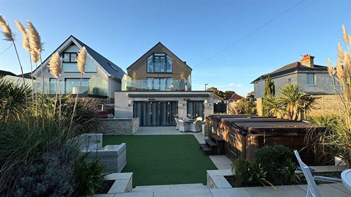 4 Bedroom Detached House To Rent In Sherwood Avenue, Whitecliff, BH14
