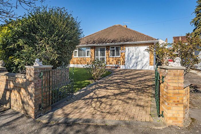 3 Bedroom Detached Bungalow For Sale In Bentley Road, Cippenham, SL1