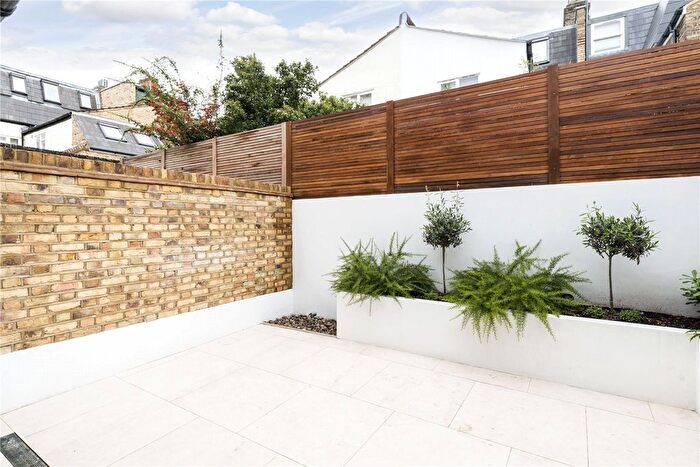 2 Bedroom Flat To Rent In Fulham Palace Road, Alphabet Streets, SW6