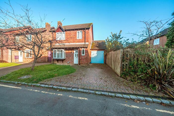 3 Bedroom Detached House For Sale In Thatcham, Berkshire, RG19