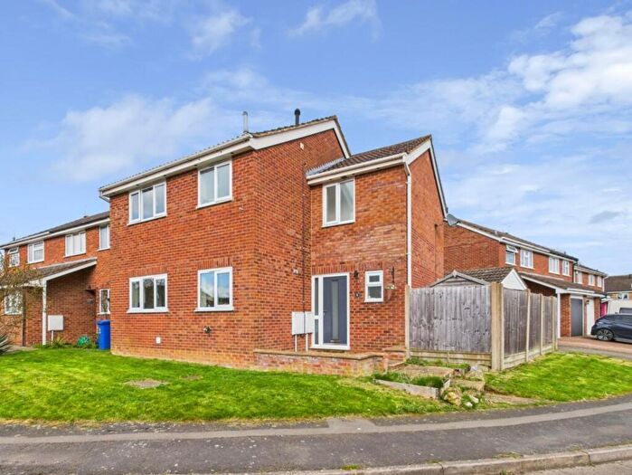 4 Bedroom Detached House For Sale In Tennyson Close, Towcester, NN12