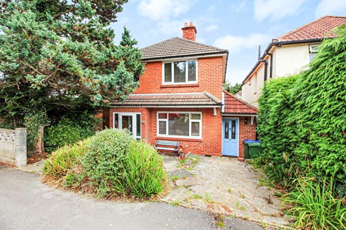 3 Bedroom House For Sale In Dell Road, Bitterne Park, SO18