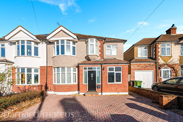 5 Bedroom House To Rent In Mavis Close, Epsom, KT19