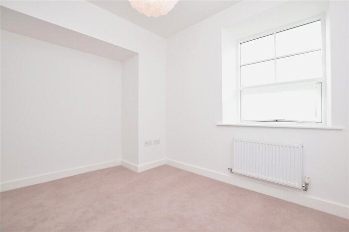 4 Bedroom Town House To Rent In Bobbin Row, Leeds, West Yorkshire, LS12