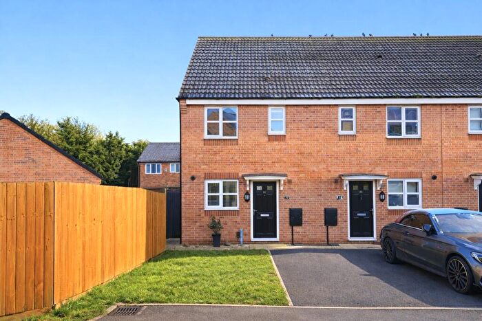 2 Bedroom End Of Terrace House For Sale In Knightwood Road, Leicester, Leicestershire, LE4