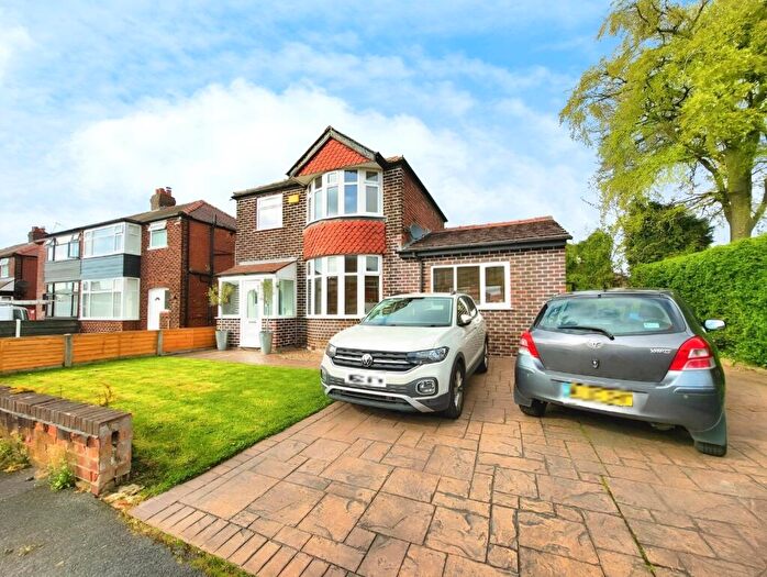3 Bedroom Detached House To Rent In Ashley Road, Offerton, Stockport, SK2