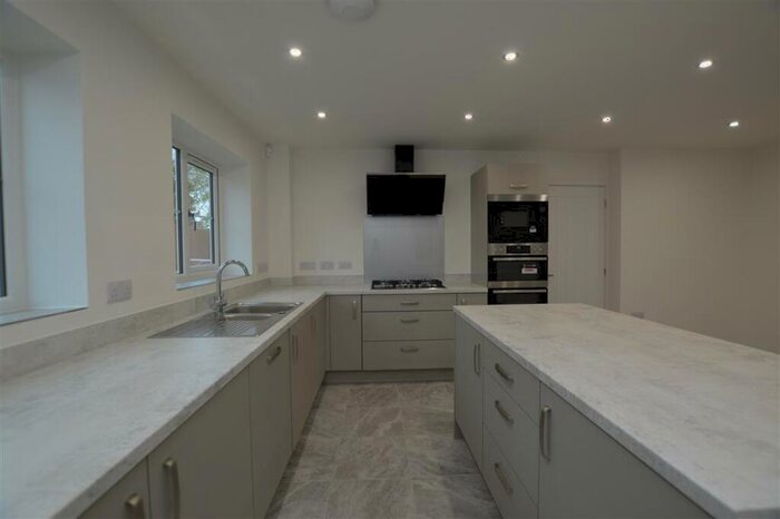 4 Bedroom House To Rent In Bedford Way, Calow, S44