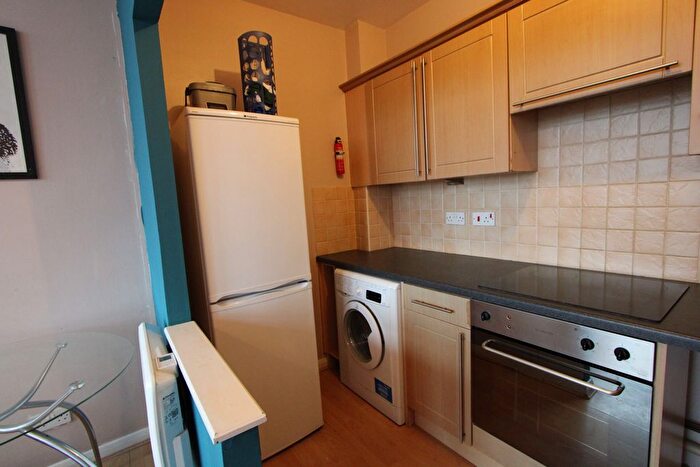 2 Bedroom Flat To Rent In Newington Causeway, London, SE1
