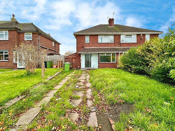 3 Bedroom Semi Detached House To Rent In Darlaston Road, Wednesbury, WS10