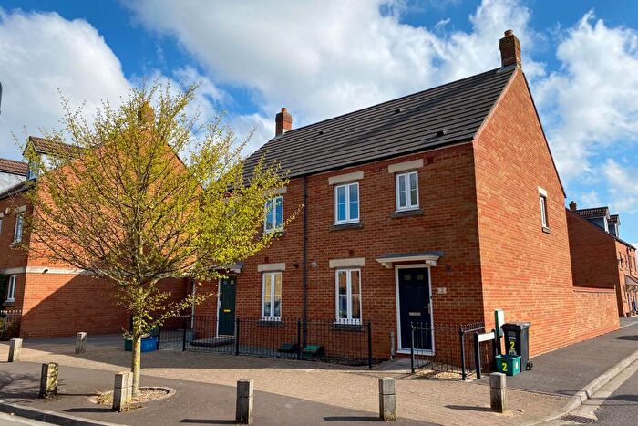 3 Bedroom Semi-Detached House To Rent In Weston Village, BS24