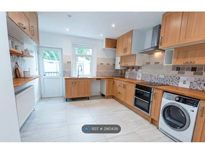 5 Bedroom Maisonette To Rent In Romsey Road, Southampton, SO16
