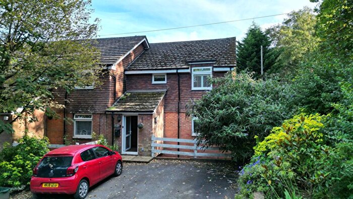 2 Bedroom Flat For Sale In Vale Road, Hawkhurst, Cranbrook, TN18