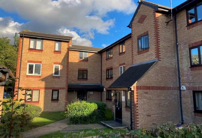 2 Bedroom Apartment To Rent In Naunton Way, Hornchurch, RM12