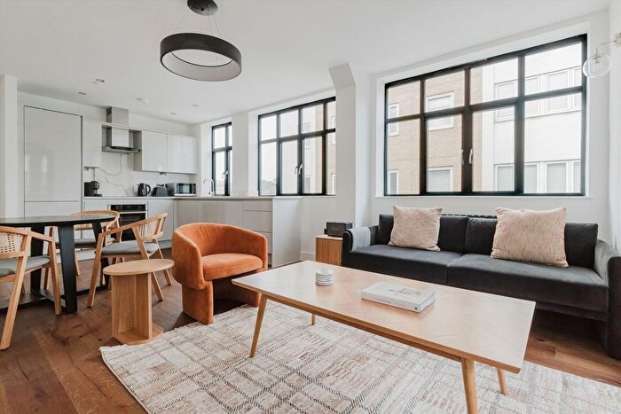 2 Bedroom Flat To Rent In Henriques Street, Aldgate, E1