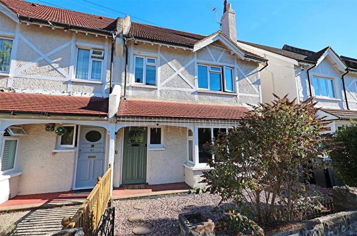 6 Bedroom Semi-Detached House For Sale In Blenheim Park Road, South Croydon, CR2