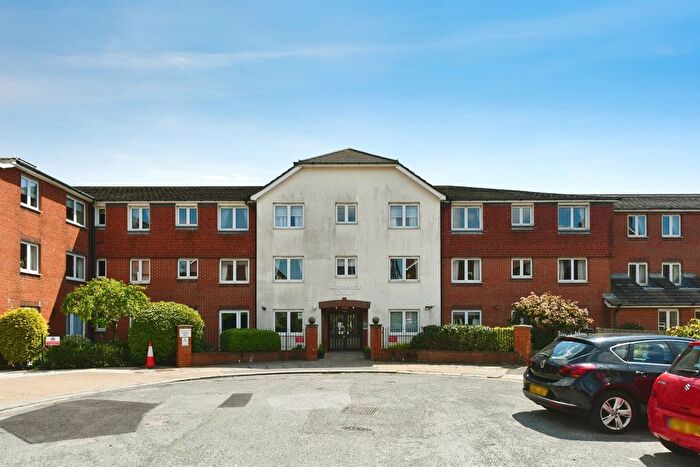 1 Bedroom Flat For Sale In St. Peters Close, Hove, BN3