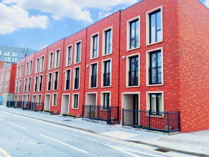 3 Bedroom Town House To Rent In Bedroom Townhouse – Vimto Gardens, Barrow Street, Salford, M3