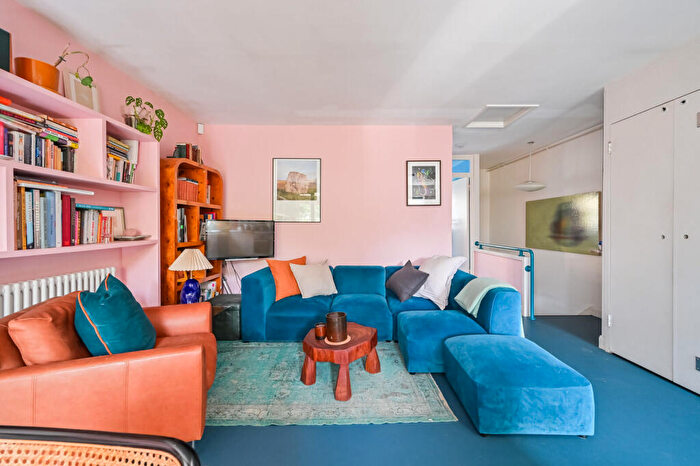 1 Bedroom Flat For Sale In Chisenhale Road, , Victoria Park, London, E3
