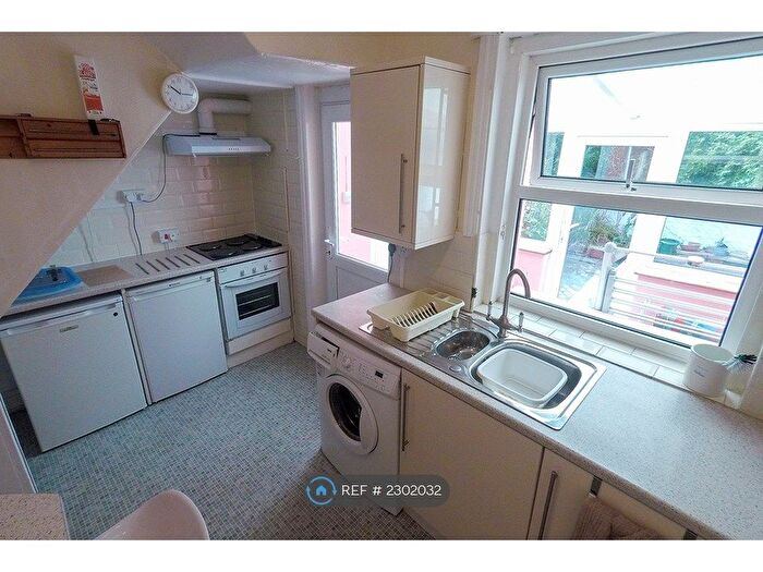 4 Bedroom End Of Terrace House To Rent In Queens Park Road, Brighton, BN2