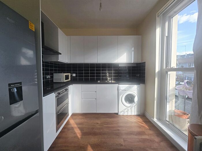 1 Bedroom Flat To Rent In Garratt Lane, London, SW17