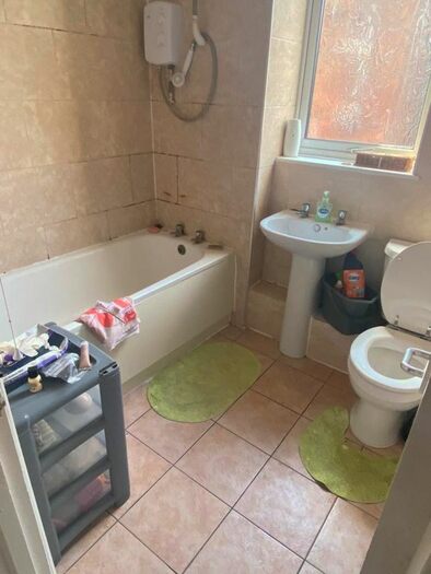 3 Bedroom Flat To Rent In 8 A Cromwell Road, Luton LU3