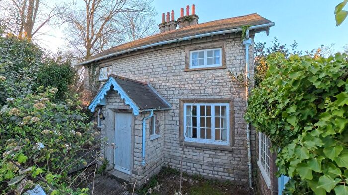 2 Bedroom Detached House For Sale In West Walks, Dorchester, Dorset, DT1