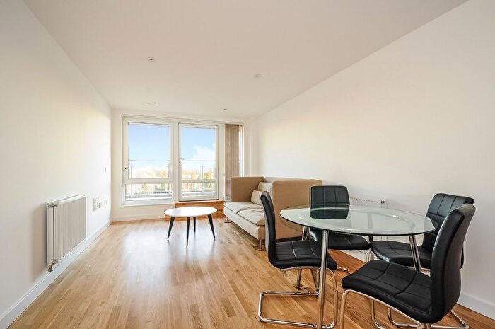 1 Bedroom Flat To Rent In Brentford High Street, Brentford, London, TW8