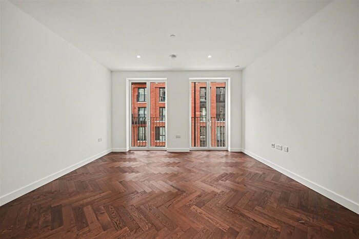 1 Bedroom Flat To Rent In Parkview Avenue, Brent Cross, NW2