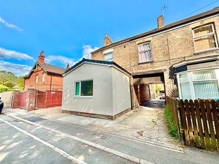 2 Bedroom Flat For Sale In Marlborough Avenue, Hornsea, HU18