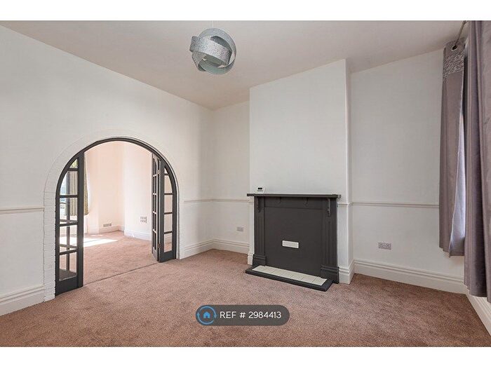 1 Bedroom Flat To Rent In Myrtle Avenue, Blackpool, FY3