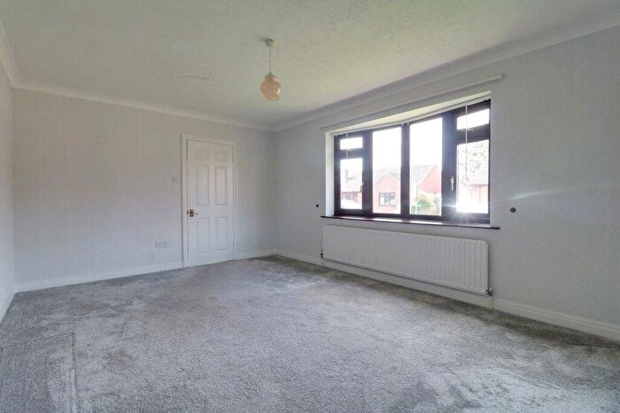2 Bedroom Bungalow For Sale In Blacksmiths Close, Barrow-upon-Humber, Lincolnshire, DN19